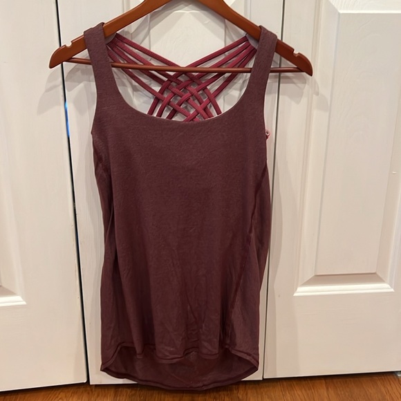 lululemon athletica Tops - Lululemon tank size 6 excellent condition